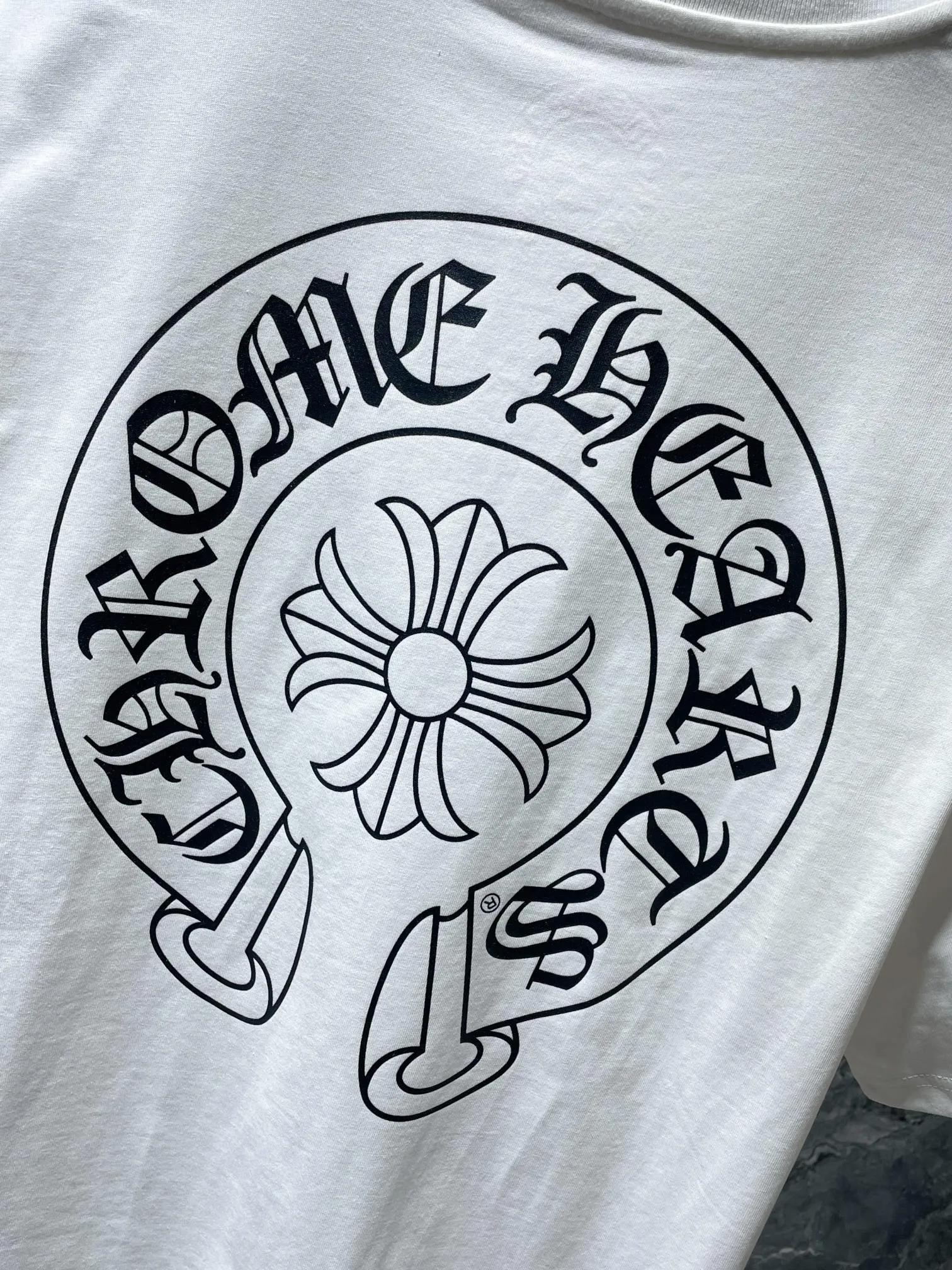 P140 New in summer Chrome Hearts 25ss 260g~270g High-weight, environmentally friendly and high-quality top-quality fabric Classic large horseshoe cross pattern Sanskrit short sleeves Imported glue printing and dyeing Counter synchronization 1:1 replica version Recommended color: black white Size: S, M, L, XL